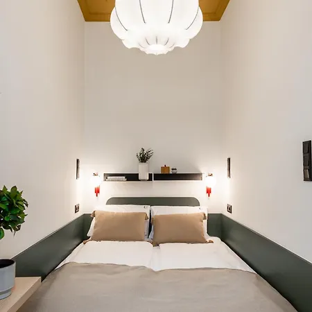 Coente Kiraly 51 * Budapest